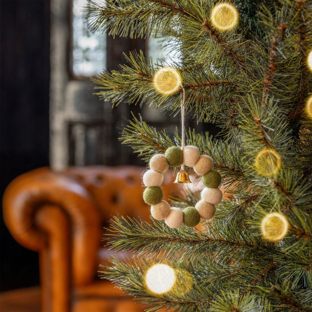 Kerst - hanger krans viltballetjes Small